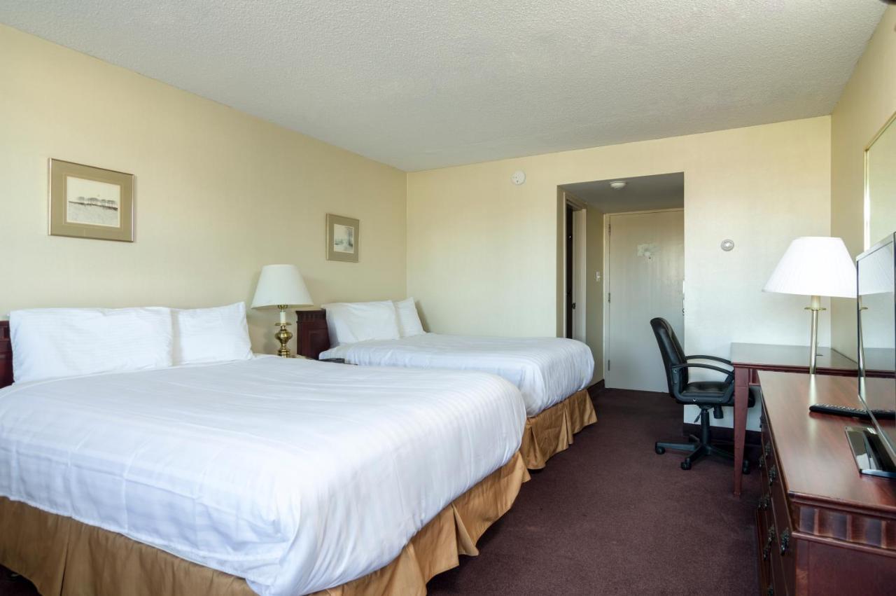 Irving West Hotel Ґандер Екстер'єр фото