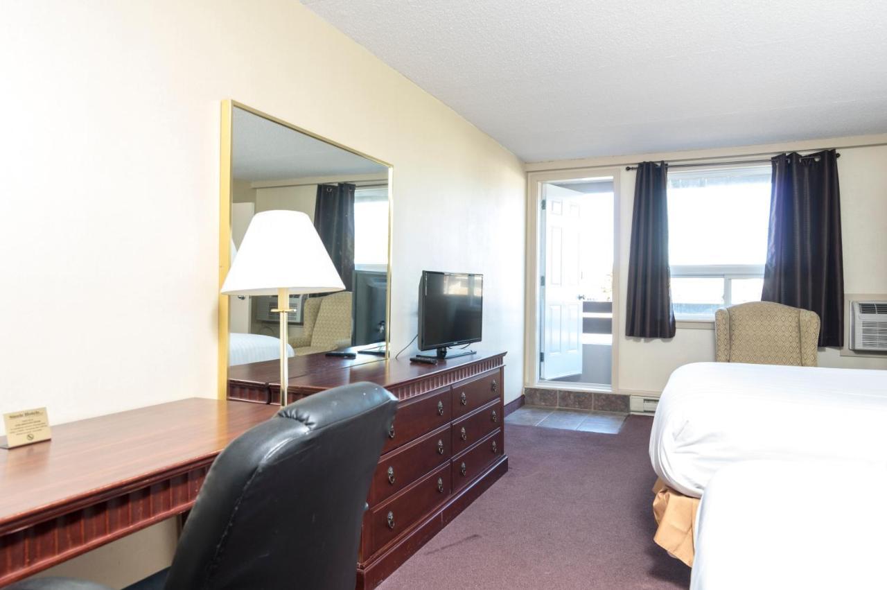 Irving West Hotel Ґандер Екстер'єр фото
